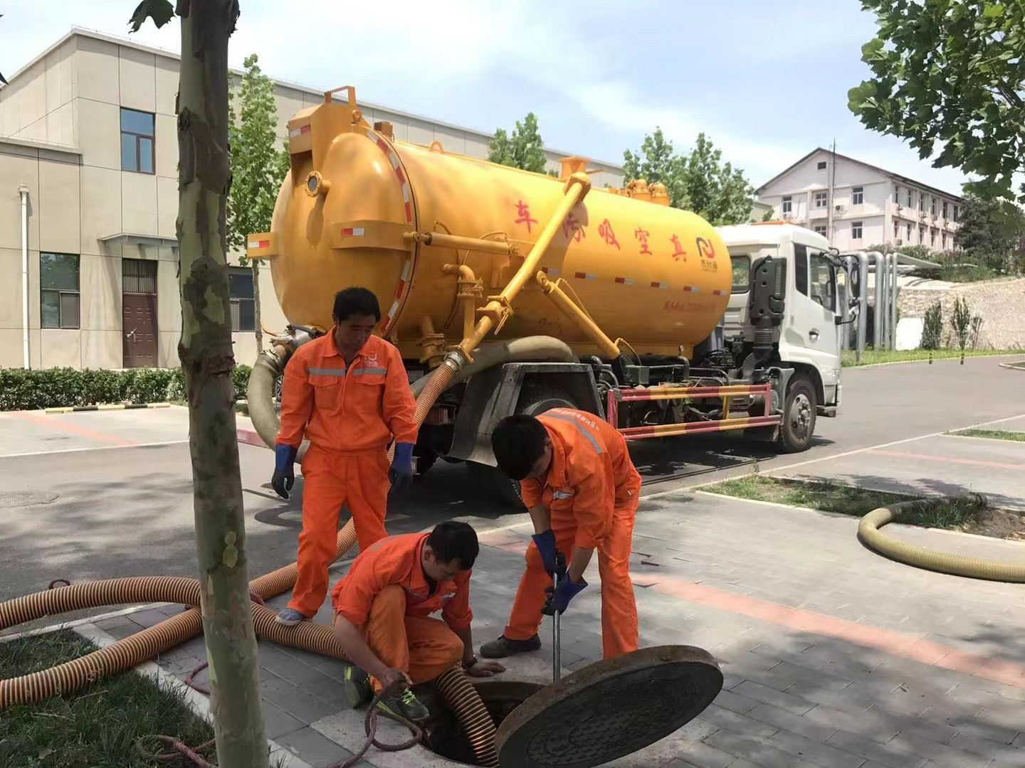 阳谷化粪池清理与5-8吨吸粪车施工效率分析